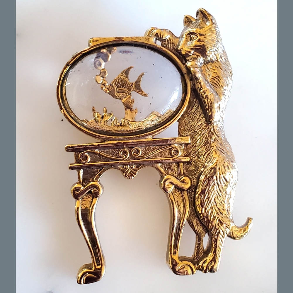 Curious Cat Brooch